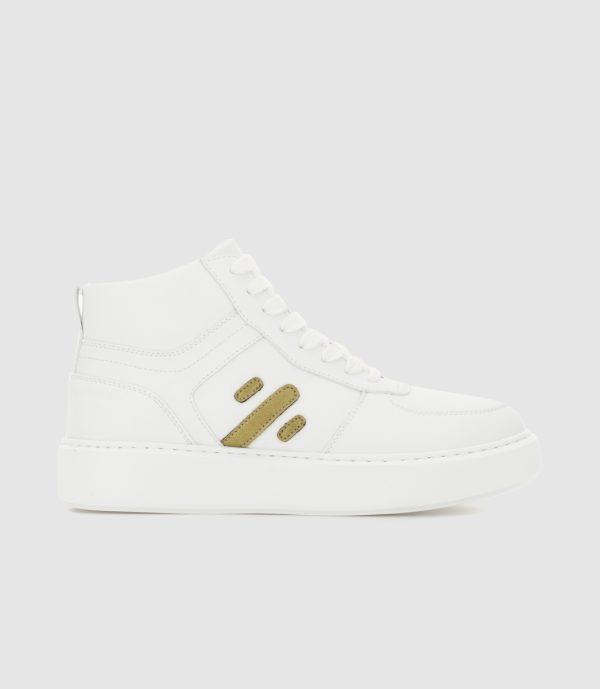 Uyuni Woman Gold